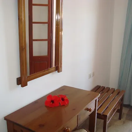 Pegasus Aparthotel 2*